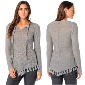 PrANa Gray Fog Shelby Poncho Sweater With Fringe Sz M EUC